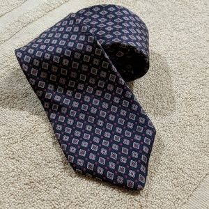 Black and Red Pattern Necktie